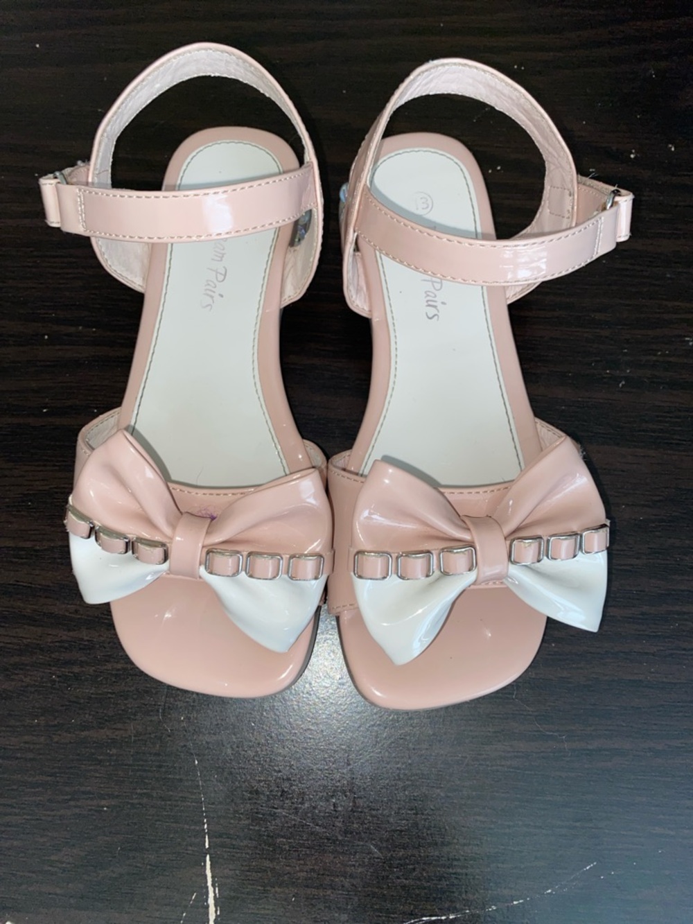 Dream Pairs Girls Pink Patent Bow Sandals with White Accent